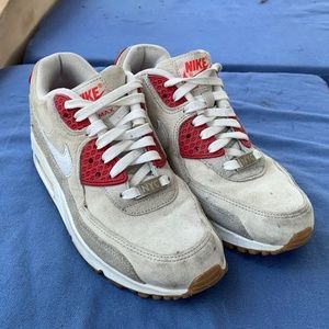 Nike AirMax 90 NYC Strawberry Cheesecake Suede